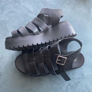 Platform sandals SODA 6.5